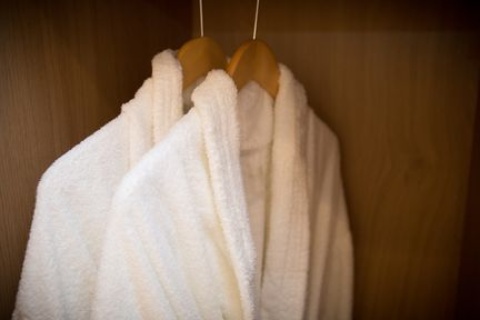Holiday Inn London - Gatwick Airport ,  RH6 0BA  near Gatwick Airport View Point 25