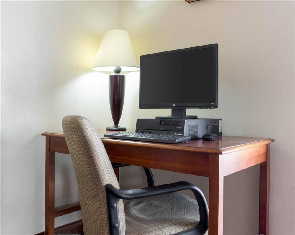 Rodeway Inn 9